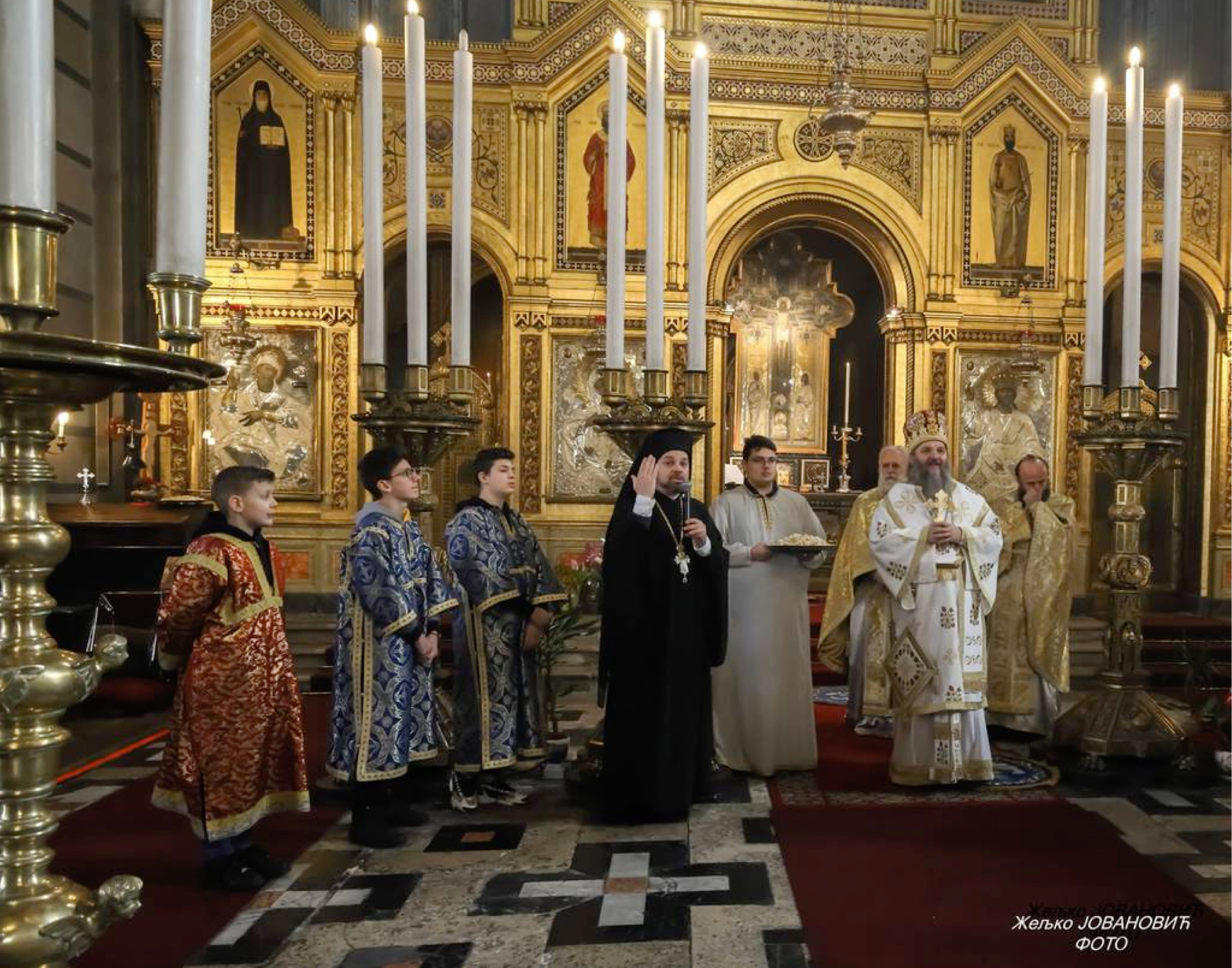 Молебан и литија у знак подршке Српској православној цркви у Црној Гори Image